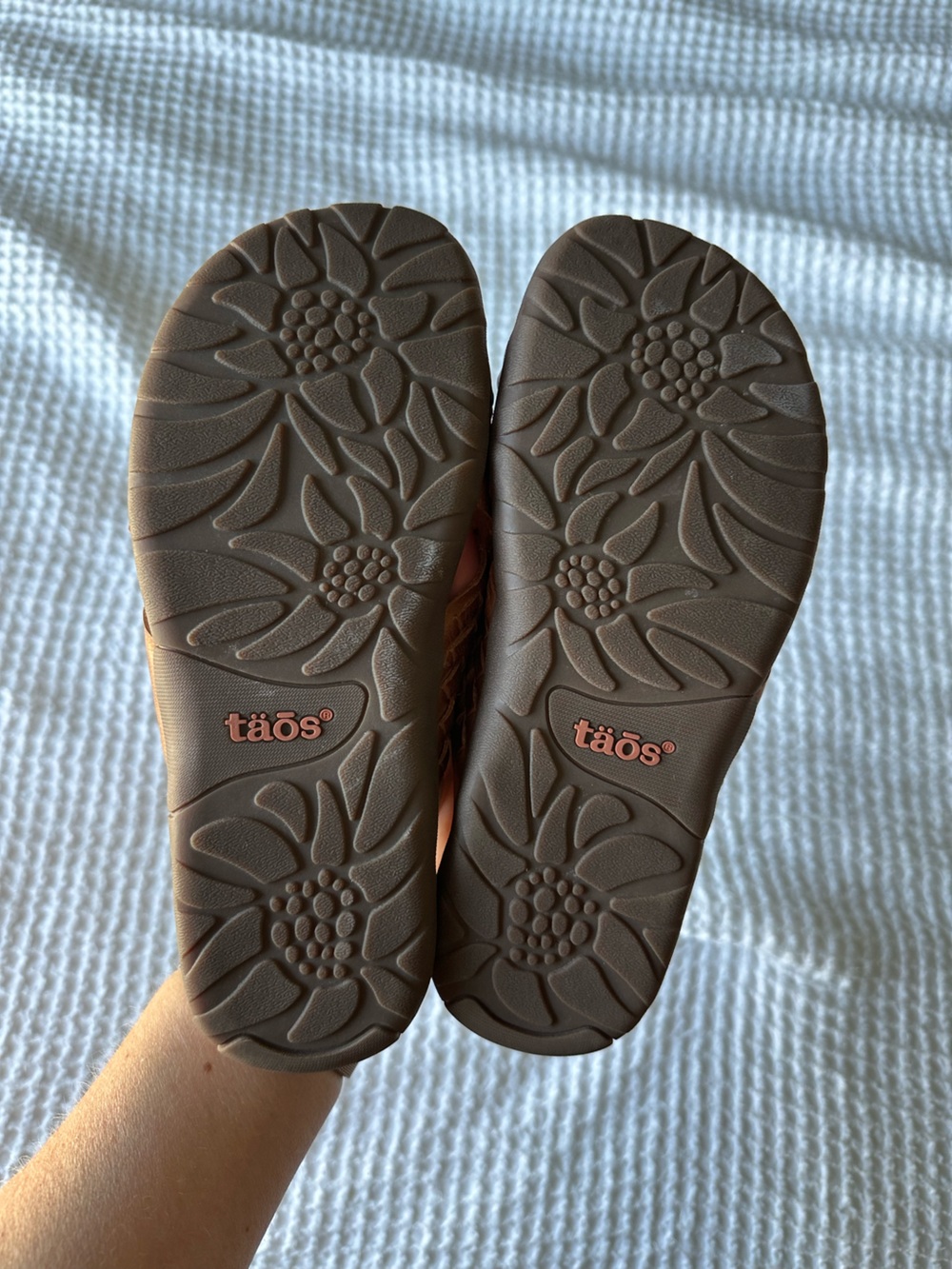 Taos Guru Honey Leather Woven Slide Sandals Women’s Size 7 Comfort Shoes - Picture 5 of 6